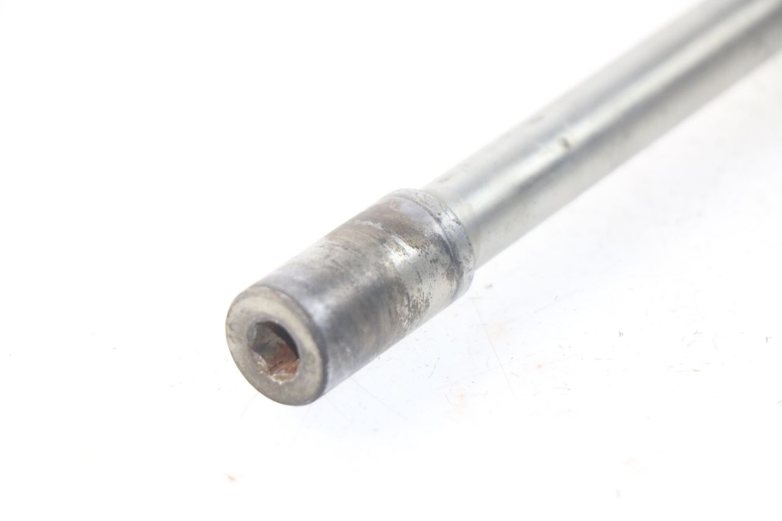 photo de EJE DE LA RUEDA DELANTERA PEUGEOT ELYSTAR 50 (2002 - 2014) - Detalles de los puntos de fijación