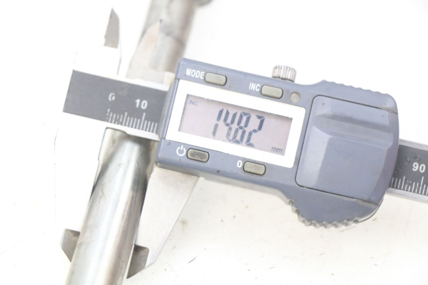 photo de EJE DE LA RUEDA DELANTERA PEUGEOT ELYSTAR 50 (2002 - 2014) - Vista general del producto