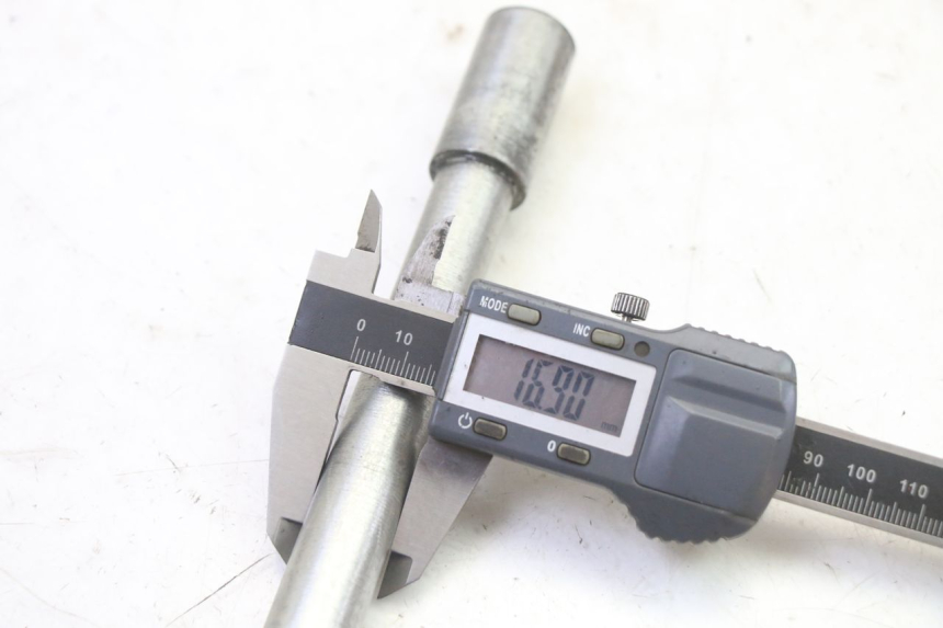 photo de EJE RUEDA DELANTERO APRILIA ETX 125 (1998 - 2002) - Vista general del producto