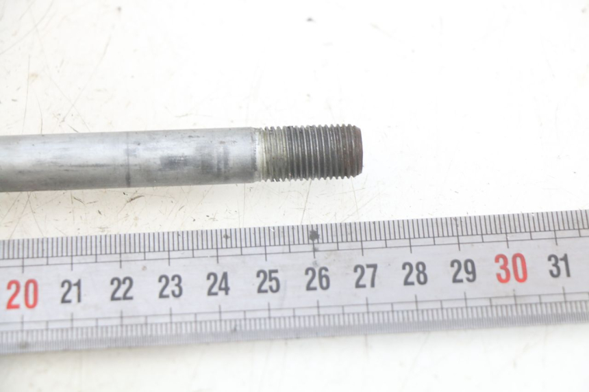 photo de EJE DE LA RUEDA DELANTERA HONDA FES PANTHEON 2T 125 (1998 - 2002) - Detalle de la pieza