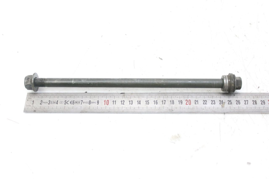photo de EJE DE LA RUEDA DELANTERA SYM FIDDLE 2 50 (2008 - 2013) - Primer plano técnico