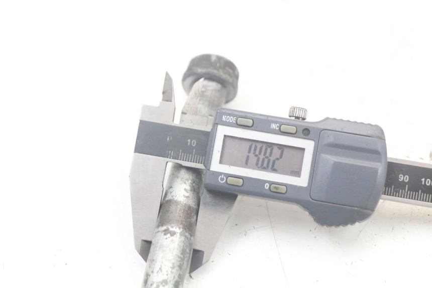 photo de EJE DE LA RUEDA DELANTERA YAMAHA FJ 3CX 1200 (1986 - 1996) - Otra perspectiva