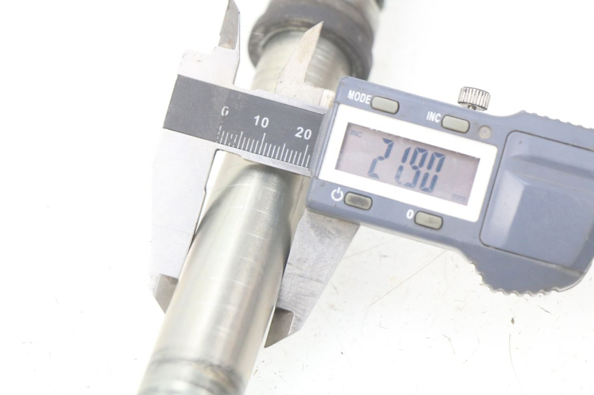 photo de EJE DE LA RUEDA DELANTERA YAMAHA FJR ABS 1300 (2016 - 2020) - Detalle de la pieza