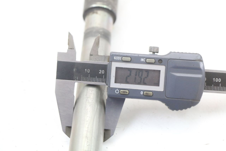 photo de EJE DE LA RUEDA DELANTERA YAMAHA FJR ABS 1300 (2006 - 2012) - Vista general del producto