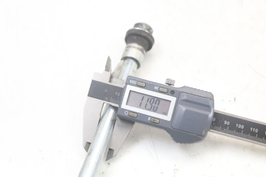 photo de EJE DE LA RUEDA DELANTERA MBK FLAME X 125 (2004 - 2007) - Otra perspectiva