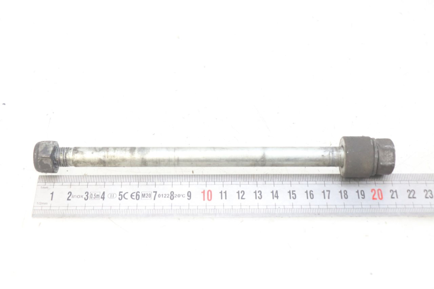 photo de EJE DE LA RUEDA DELANTERA MBK FLIPPER 50 (2004 - 2012) - Zoom estado de uso