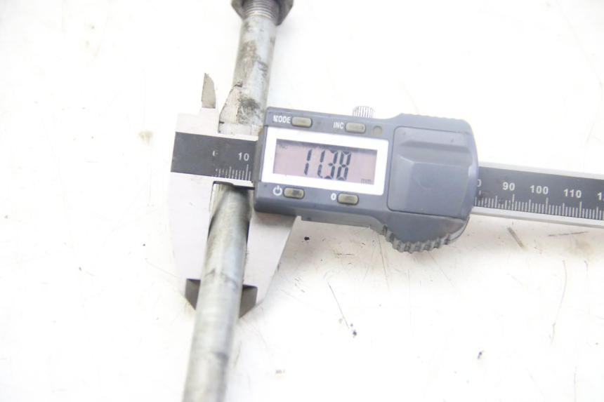 photo de EJE DE LA RUEDA DELANTERA MBK FLIPPER 50 (2004 - 2012) - Zoom estado de uso