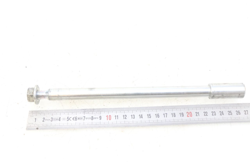 photo de EJE DE LA RUEDA DELANTERA PIAGGIO FLY 4T 50 (2013 - 2017) - Primer plano técnico