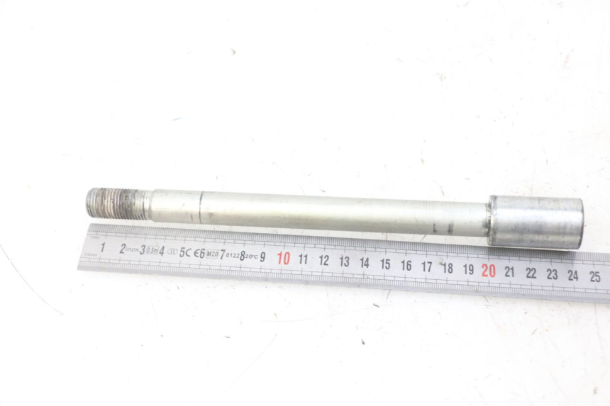 photo de EJE RUEDA DELANTERO HONDA FORZA ABS 300 (2013 - 2017) - Zoom estado de uso