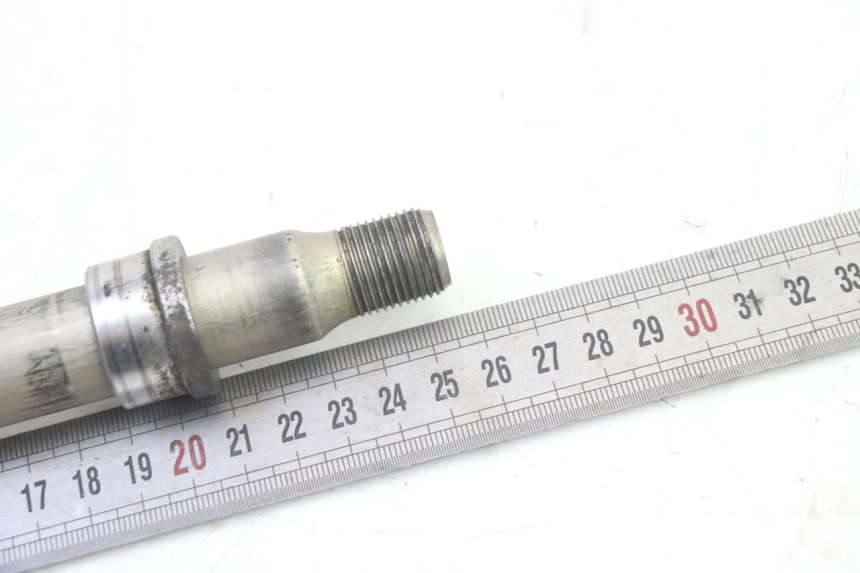 photo de EJE RUEDA DELANTERO YAMAHA FZ6 FAZER S2 600 (2007 - 2011) - Otra perspectiva