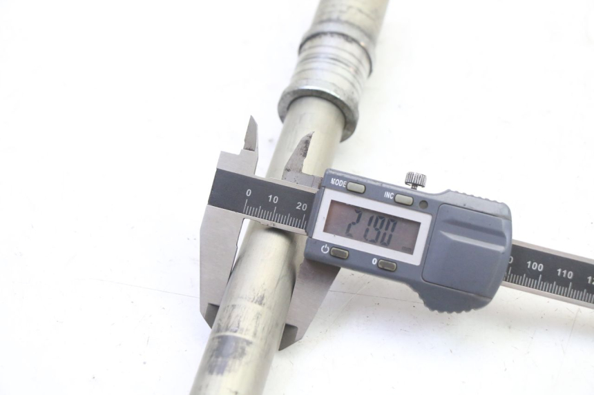 photo de EJE RUEDA DELANTERO YAMAHA FZ6 FAZER S2 600 (2007 - 2011) - Vista general del producto