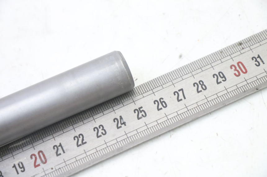 photo de EJE RUEDA DELANTERO BMW G310 R 310 (2016 - 2020) - Otra perspectiva