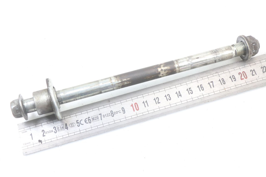 photo de EJE DE RUEDA DELANTERA HYOSUNG GF 125 (2001 - 2005) - Detalle de la pieza