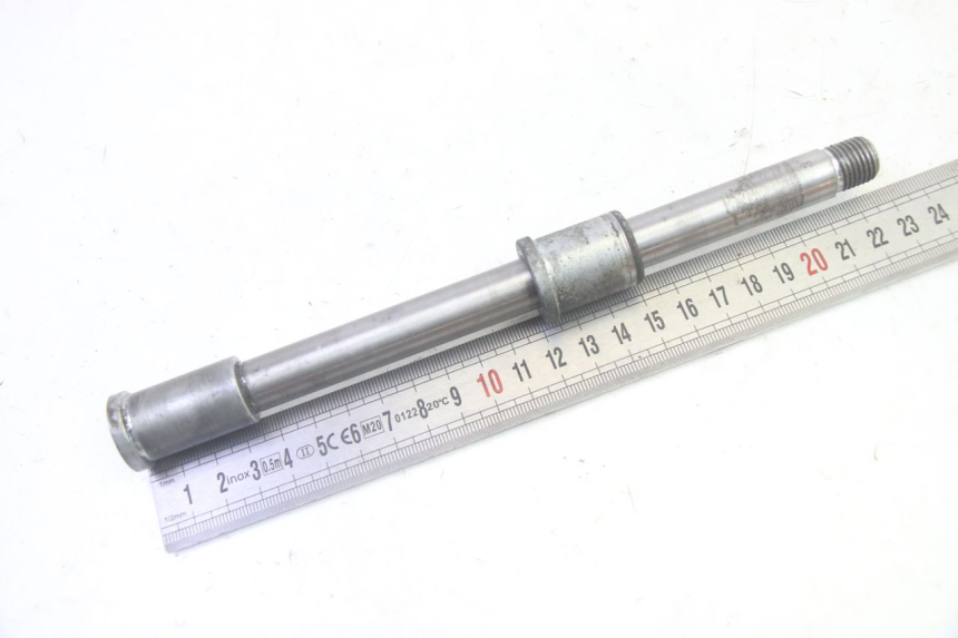 photo de EJE RUEDA DELANTERO KAWASAKI GPZ RX 1000 (1986 - 1988) - Zoom estado de uso