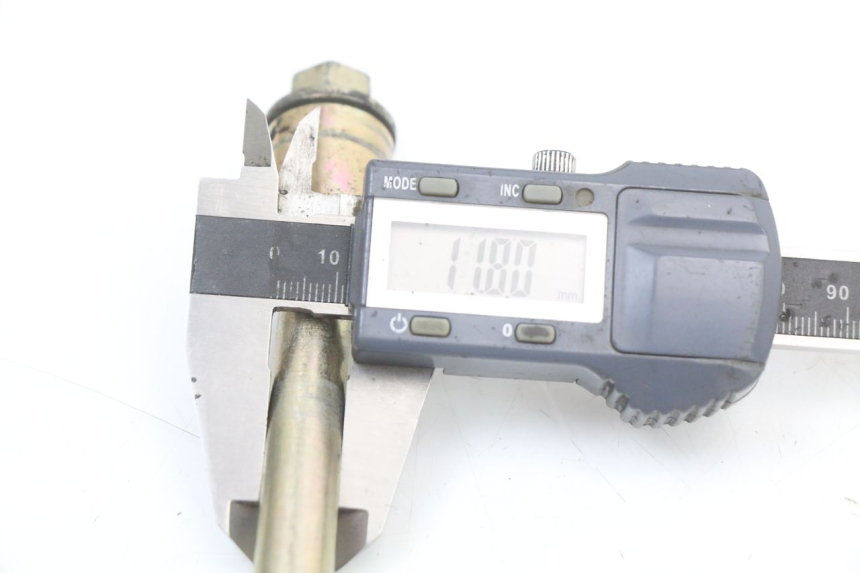 photo de EJE DE LA RUEDA DELANTERA TNT MOTOR GRIDO 2T 50 (2010 - 2019) - Primer plano técnico