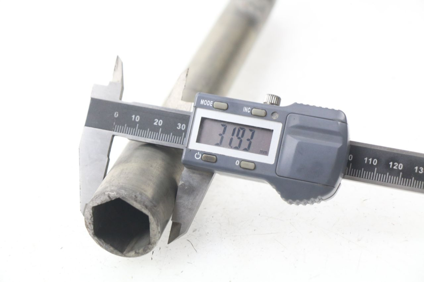 photo de EJE RUEDA DELANTERO SUZUKI GSX-R GSXR 600 (2008 - 2010) - Otra perspectiva