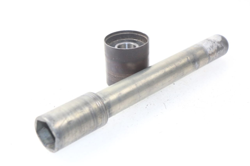 photo de EJE RUEDA DELANTERO SUZUKI GSX-R GSXR 600 (2008 - 2010) - Estado de la superficie y material