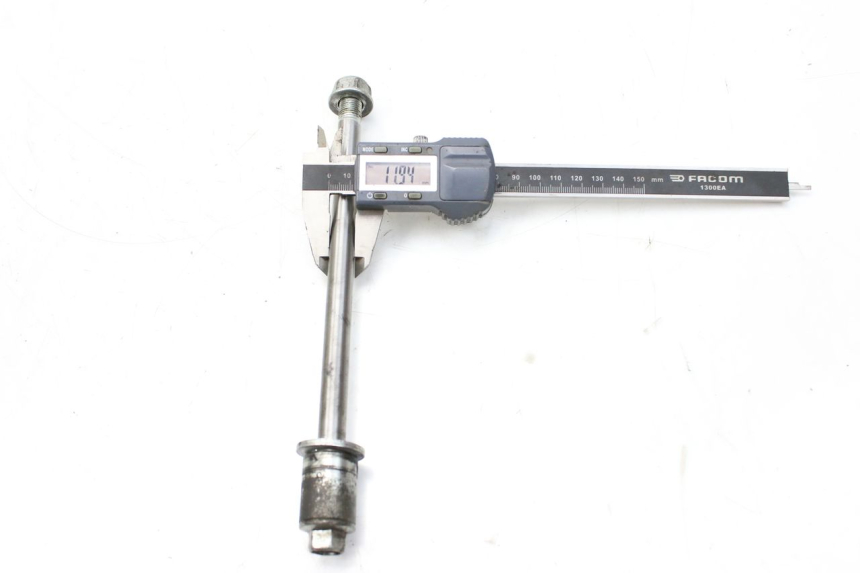 photo de EJE DE LA RUEDA DELANTERA SYM HUSKY 125 (1999 - 2005) - Primer plano técnico