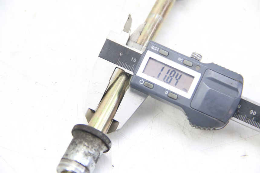 photo de EJE DE LA RUEDA DELANTERA SYM JET EURO X 2T 50 (2003 - 2007) - Otra perspectiva