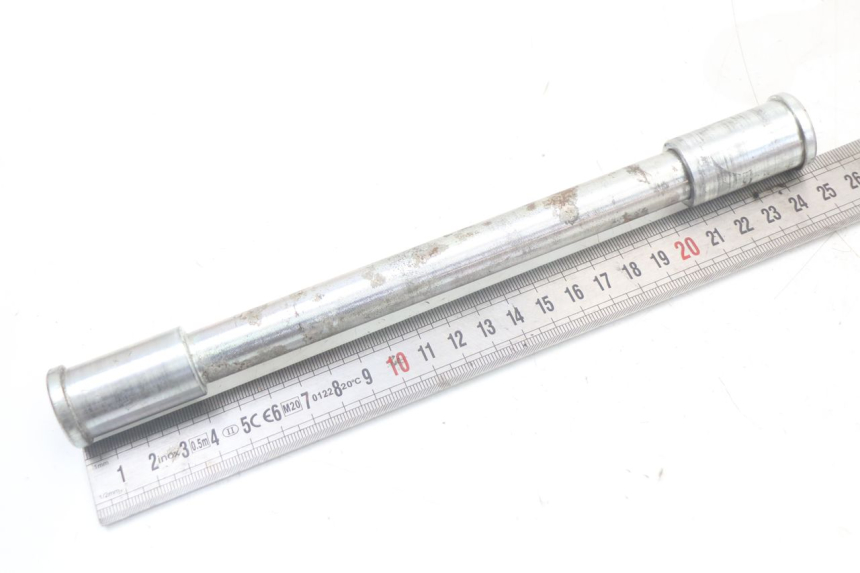 photo de EJE RUEDA DELANTERO KAWASAKI GTR 1000 (1994 - 2004) - Detalle de la pieza