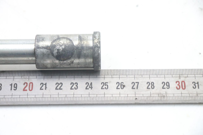 photo de EJE DE LA RUEDA DELANTERA KAWASAKI ZR7 ZR-7 S 750 (1999 - 2004) - Zoom estado de uso