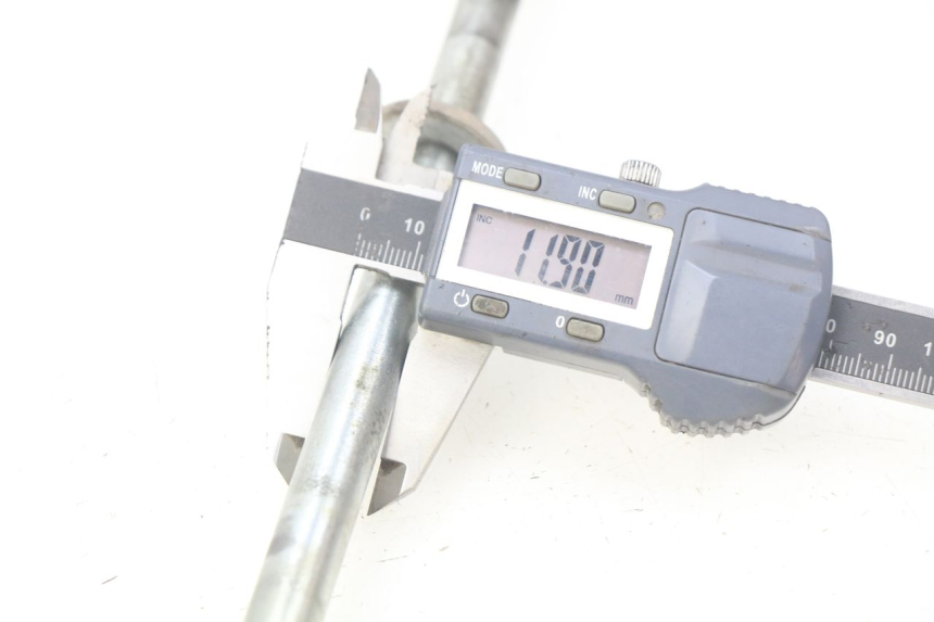 photo de EJE DE LA RUEDA DELANTERA PEUGEOT KISBEE 2T 50 (2010 - 2017) - Otra perspectiva