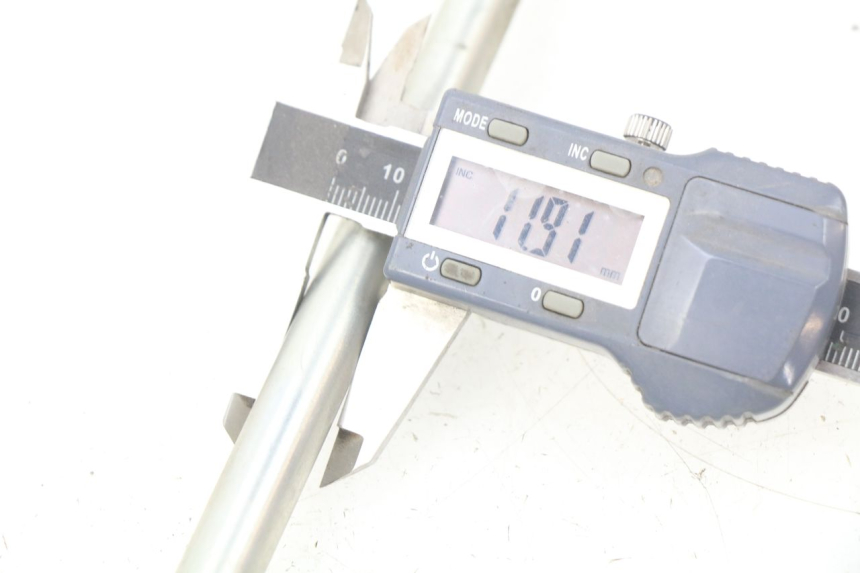 photo de EJE DE LA RUEDA DELANTERA PEUGEOT KISBEE 4T 50 (2018 - 2022) - Detalle de la pieza