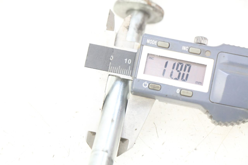 photo de EJE DE LA RUEDA DELANTERA PEUGEOT KISBEE 4T 50 (2010 - 2017) - Otra perspectiva