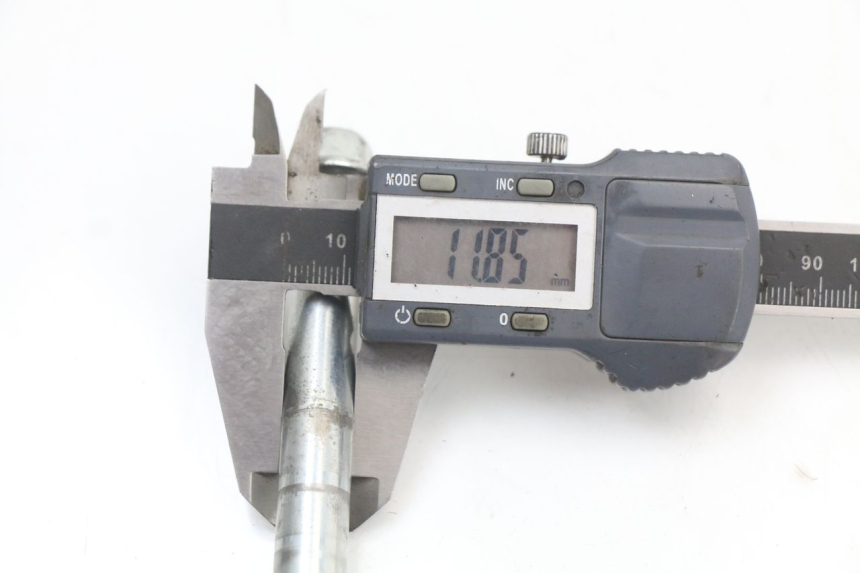 photo de EJE DE LA RUEDA DELANTERA KAWASAKI KX L 85 (2022 - 2024) - Otra perspectiva