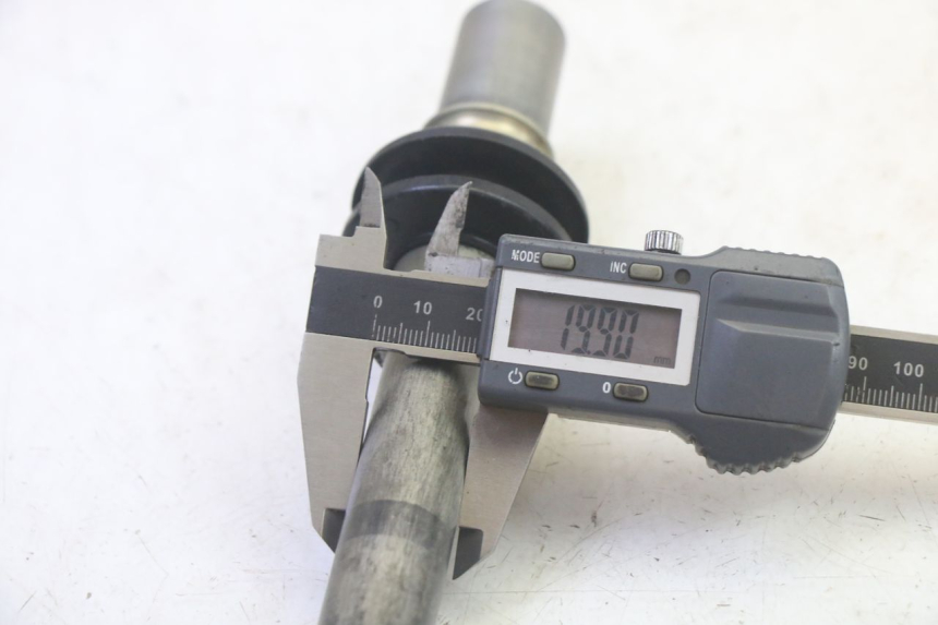 photo de EJE RUEDA DELANTERO KAWASAKI KXF KX-F 250 (2017 - 2019) - Vista general del producto