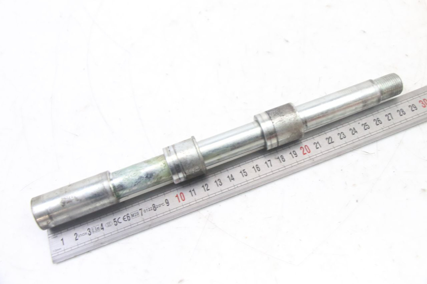 photo de EJE RUEDA DELANTERO KYMCO XCITING 500 (2007 - 2010) - Zoom estado de uso