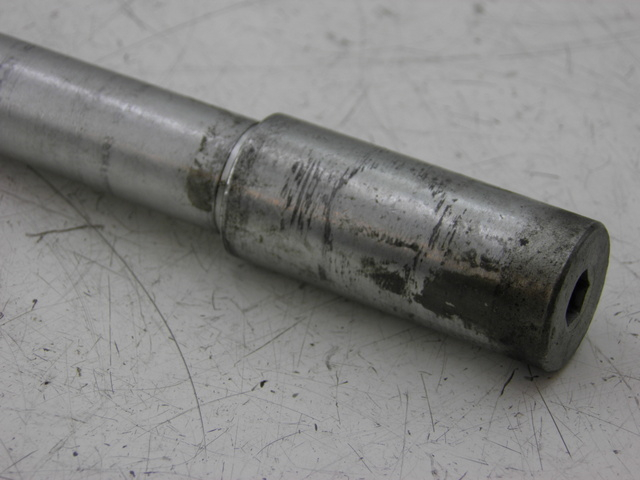 photo de EJE RUEDA DELANTERO KYMCO XCITING RI ABS 500 (2010) - Detalle de la pieza