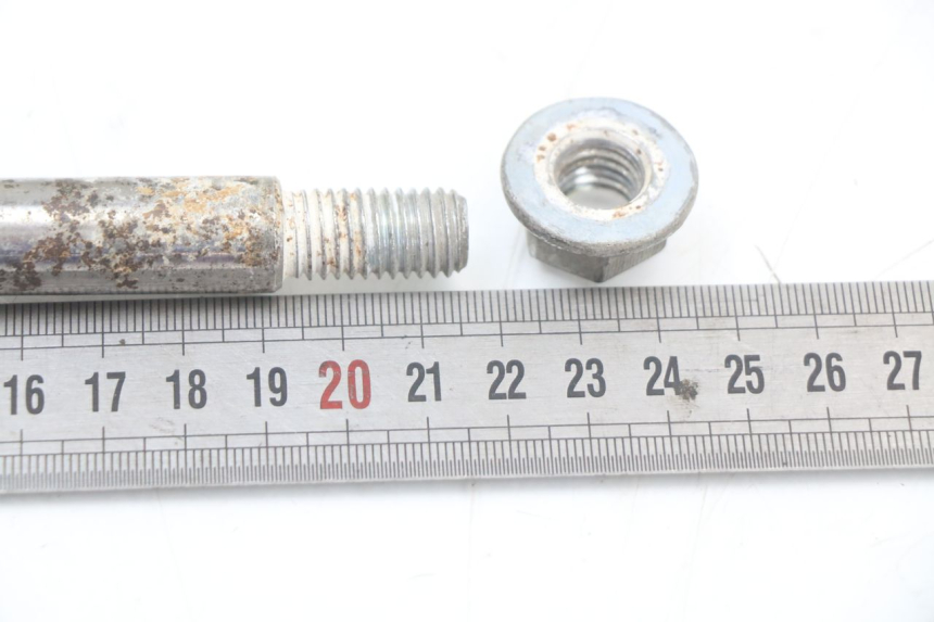 photo de EJE RUEDA DELANTERO PIAGGIO LIBERTY 4T 50 (2018 - 2021) - Otra perspectiva