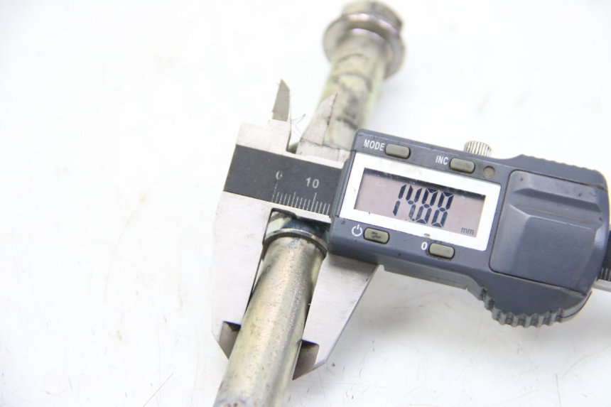 photo de EJE DE LA RUEDA DELANTERA PIAGGIO LIBERTY IGET 4T 50 (2015 - 2020) - Detalle de la pieza