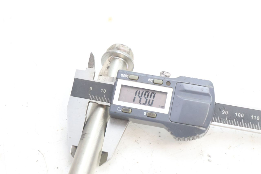 photo de EJE RUEDA DELANTERO PIAGGIO LIBERTY IGET 4T 50 (2021 - 2025) - Primer plano técnico