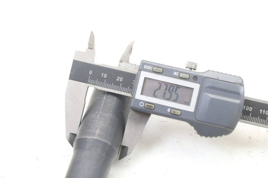 photo de EJE RUEDA DELANTERO LIGIER PULSE 3 1 (2014 - 2020) - Primer plano técnico