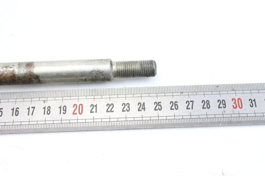 photo de EJE DE LA RUEDA DELANTERA PEUGEOT LUDIX 50 (2008 - 2017) - Primer plano técnico