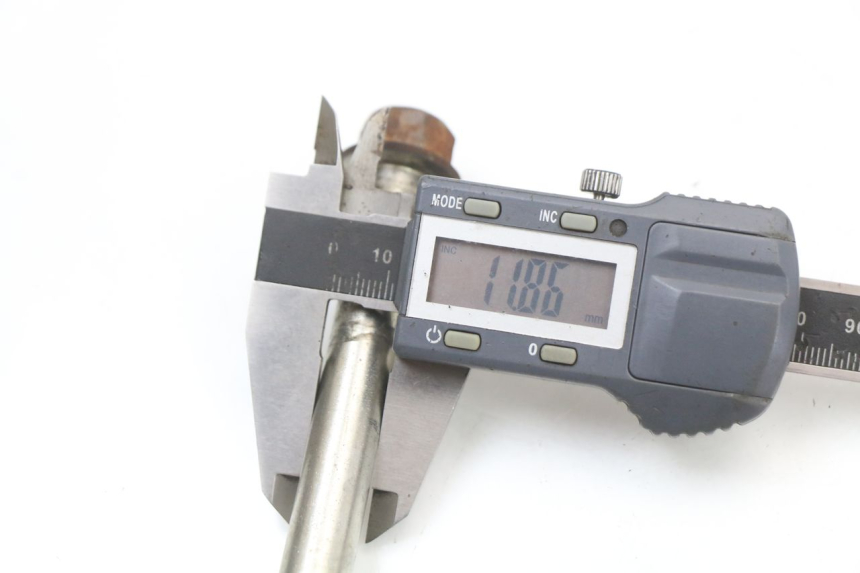 photo de EJE DE LA RUEDA DELANTERA PEUGEOT LUDIX 50 (2008 - 2017) - Otra perspectiva