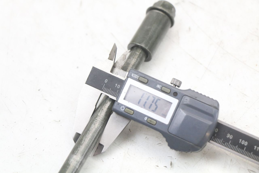 photo de EJE RUEDA DELANTERO MASH LEGEND'R 4T 50 (2021 - 2025) - Primer plano técnico