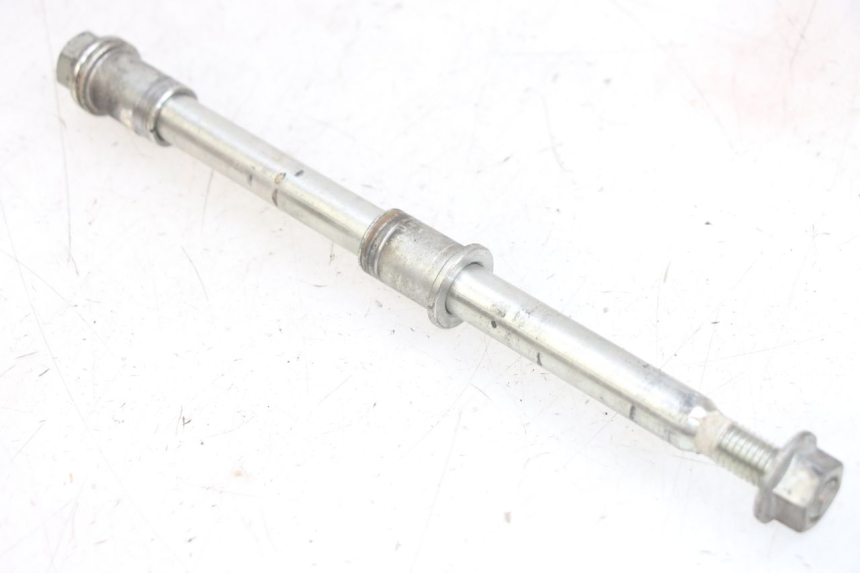 photo de EJE DE LA RUEDA DELANTERA PIAGGIO MEDLEY 125 (2016 - 2023) - Primer plano técnico