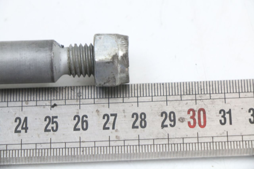 photo de EJE DE LA RUEDA DELANTERA PIAGGIO NEW TYPHOON 50 (2018 - 2021) - Zoom estado de uso