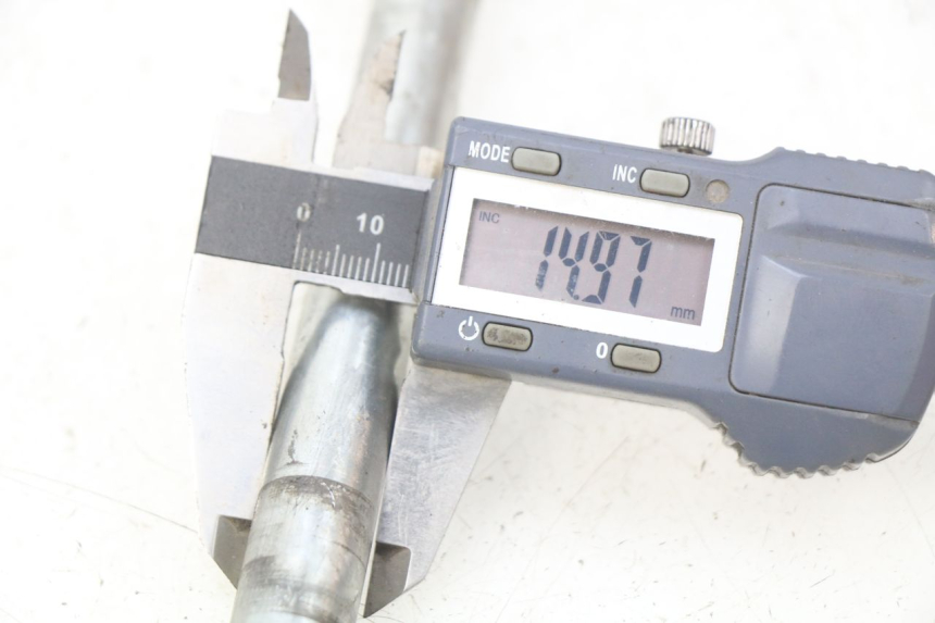 photo de EJE DE LA RUEDA DELANTERA GILERA NEXUS 125 (2009 - 2013) - Vista general del producto