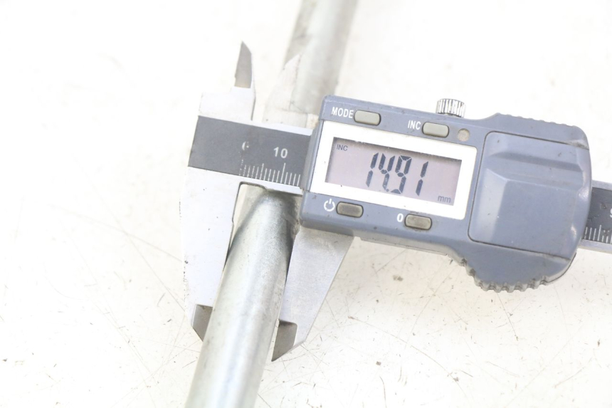 photo de EJE DE LA RUEDA DELANTERA GILERA NEXUS 125 (2007 - 2009) - Detalle de la pieza