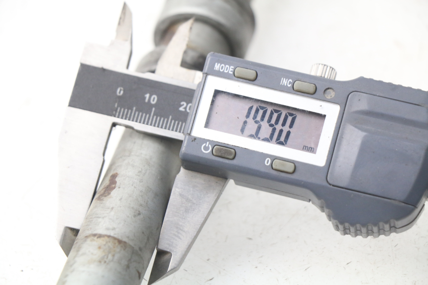 photo de EJE RUEDA DELANTERO HONDA NSS EX FORZA 250 (2005 - 2013) - Vista general del producto