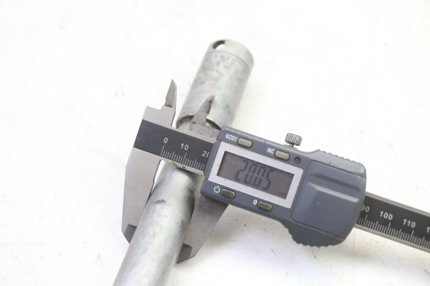 photo de EJE RUEDA DELANTERO HONDA NTV DEAUVILLE 650 (2001 - 2006) - Vista general del producto