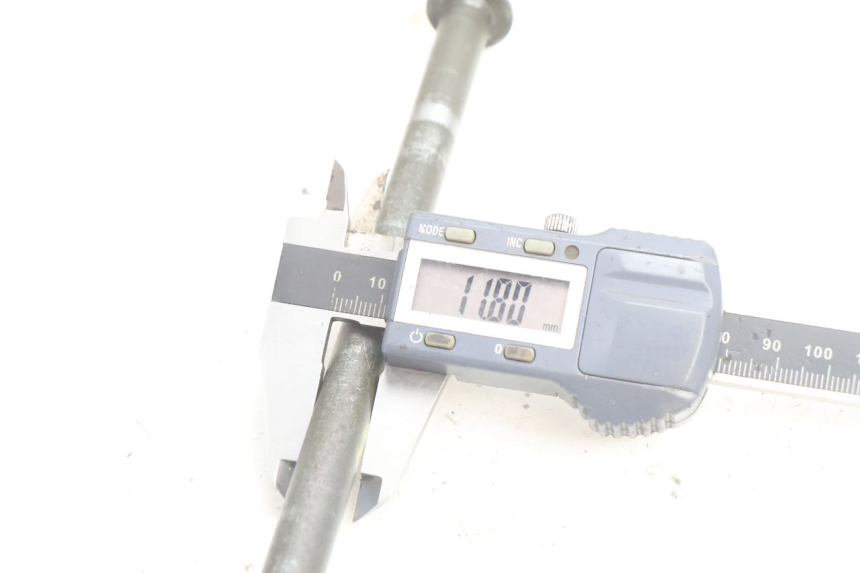 photo de EJE RUEDA DELANTERO SYM ORBIT III 3 4T 50 (2021 - 2025) - Primer plano técnico