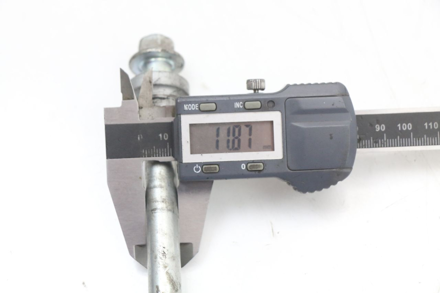 photo de EJE RUEDA DELANTERO HONDA PCX (JF28) 125 (2009 - 2011) - Otra perspectiva