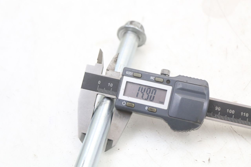 photo de EJE RUEDA DELANTERO PEUGEOT DJANGO 125 (2014 - 2017) - Primer plano técnico