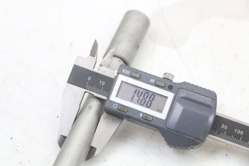 photo de EJE DE LA RUEDA DELANTERA PIAGGIO NEW TYPHOON 50 (2010 - 2017) - Vista general del producto