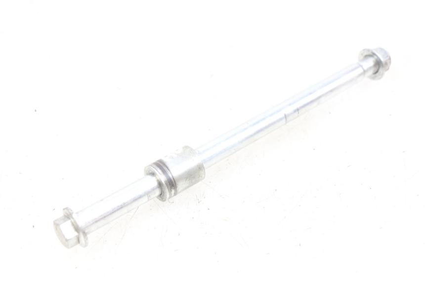 photo de EJE DE LA RUEDA DELANTERA YAMASAKI RAPTOR 50 (2013 - 2018) - Primer plano técnico